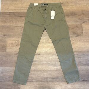 Zara Men’s Pants - Green - Size 36 x 32